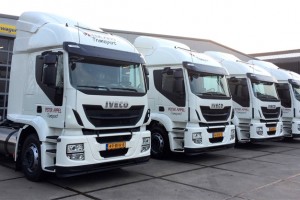 Pays-Bas - Le transporteur Peter Appel reoit 4 camions GNL Iveco