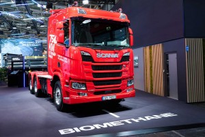BAUMA 2025 : Scania expose son tracteur GNC à grande autonomie